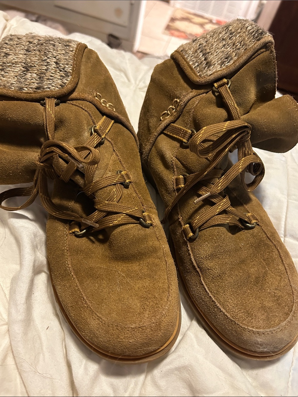 BareTraps Women's Tan Suede Winter Lace-Up Boots with Knit Cuff